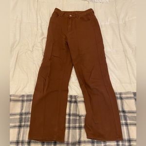 these are brown jeans, very comfortable and fit good pretty wide legged